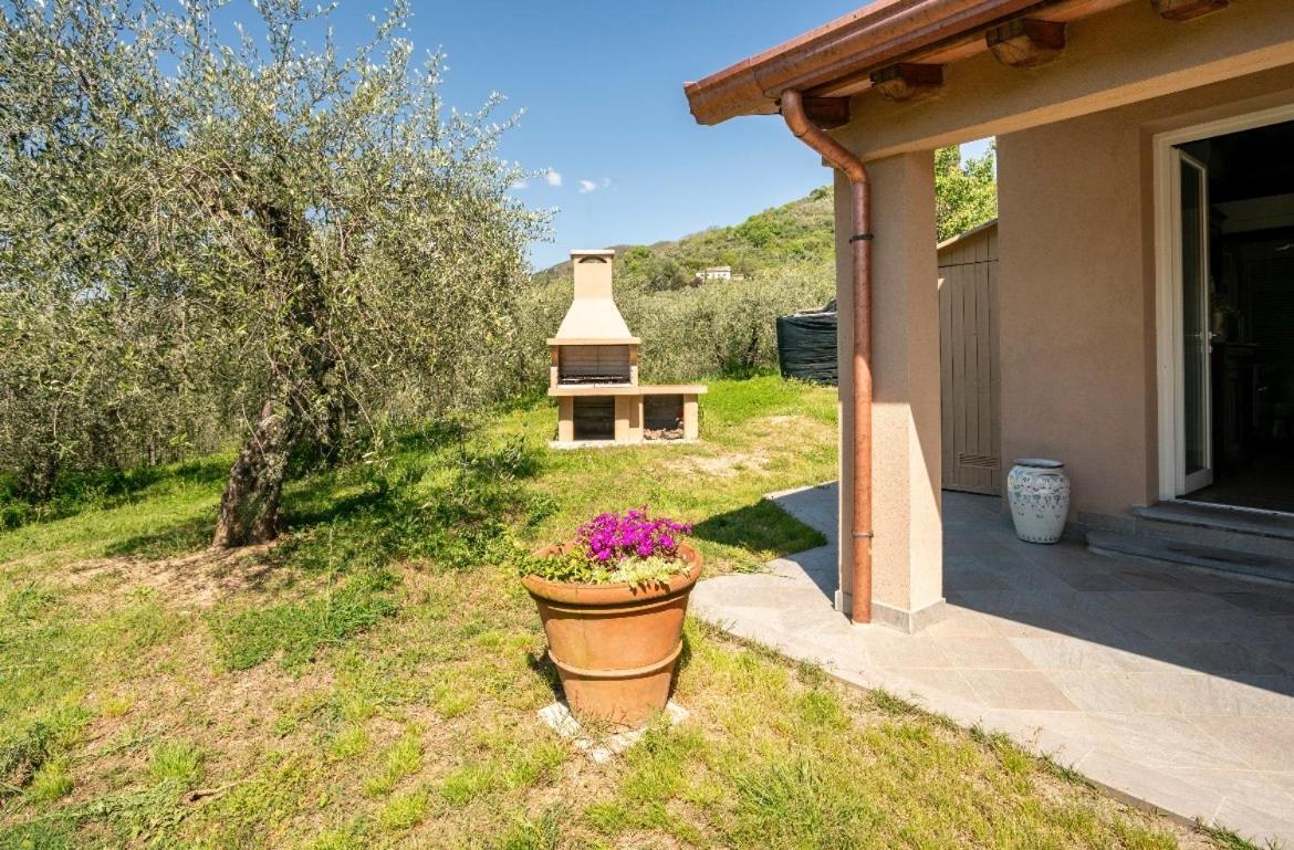 Cozy Tuscany Apartment With View Pescia Kültér fotó