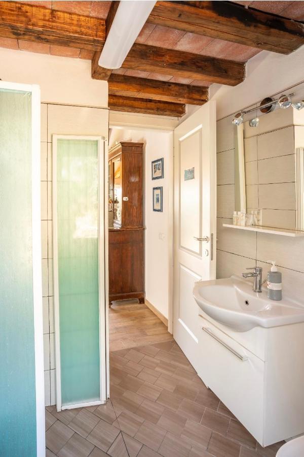Cozy Tuscany Apartment With View Pescia Kültér fotó